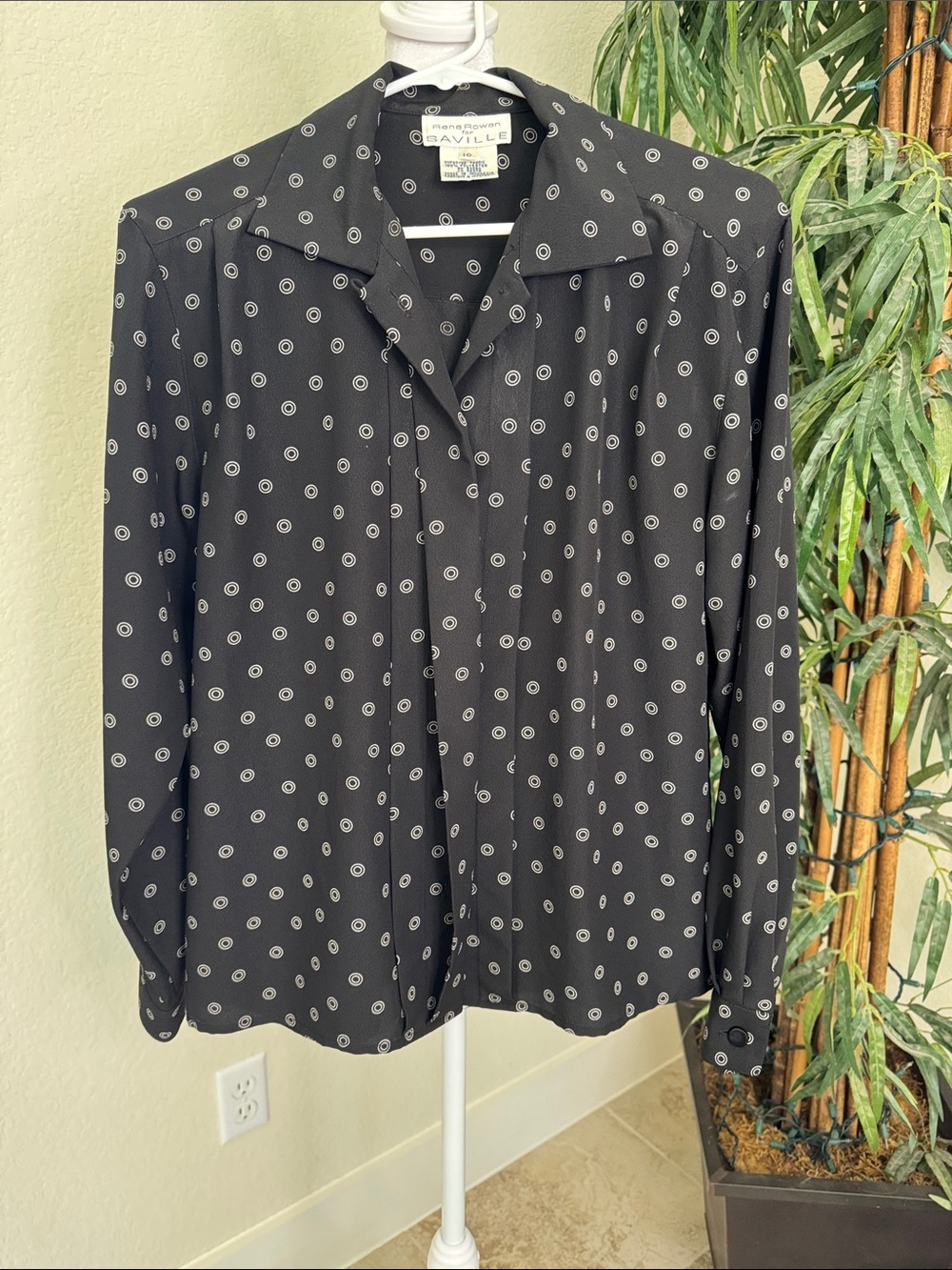 Rena Rowen for Saville Black w/Circular Print Long-Sleeved Blouse Women's 10